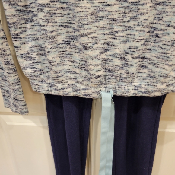 Pajama Set - Picture 2 of 8